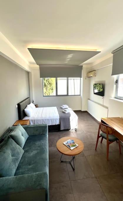 Acropolis View Downtown Apartment